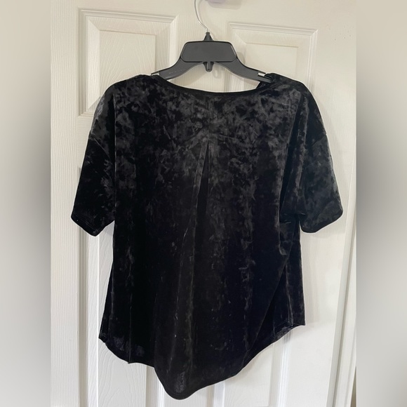 🌸New Cupio Jet Black Velvet Top - Picture 6 of 6